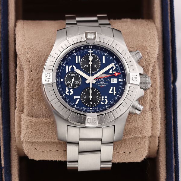 Breitling Avenger Chronograph 45 A24315